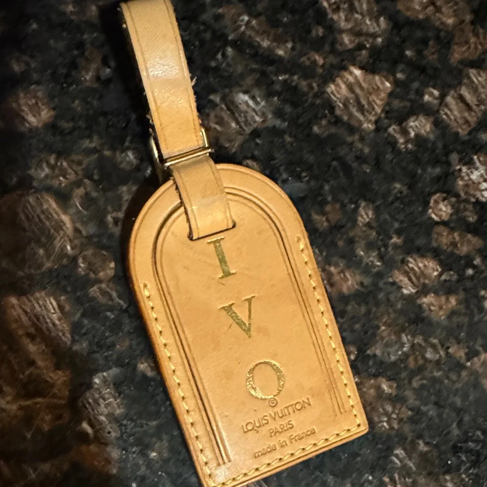 Louis Vuitton Beige Leather Tag